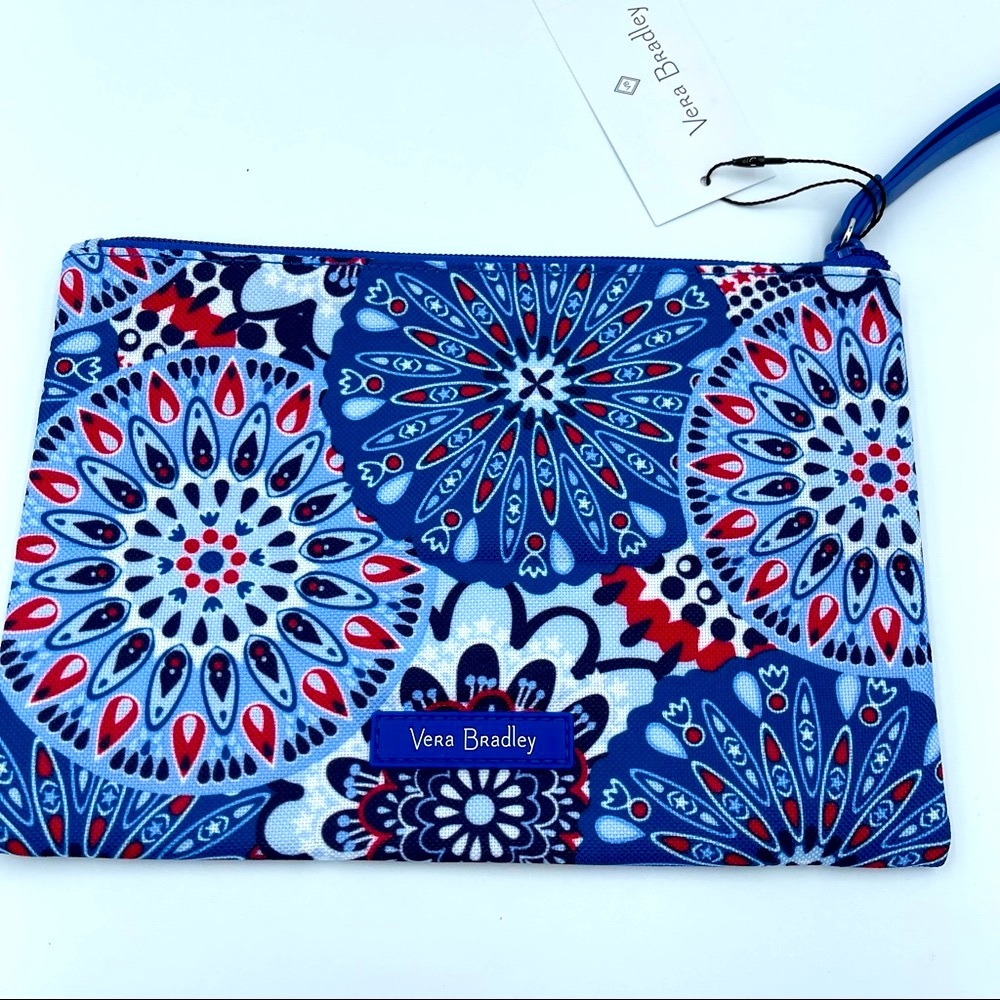 Vera Bradley Lighten Up Wristlet Fireworks Medallion NWT
